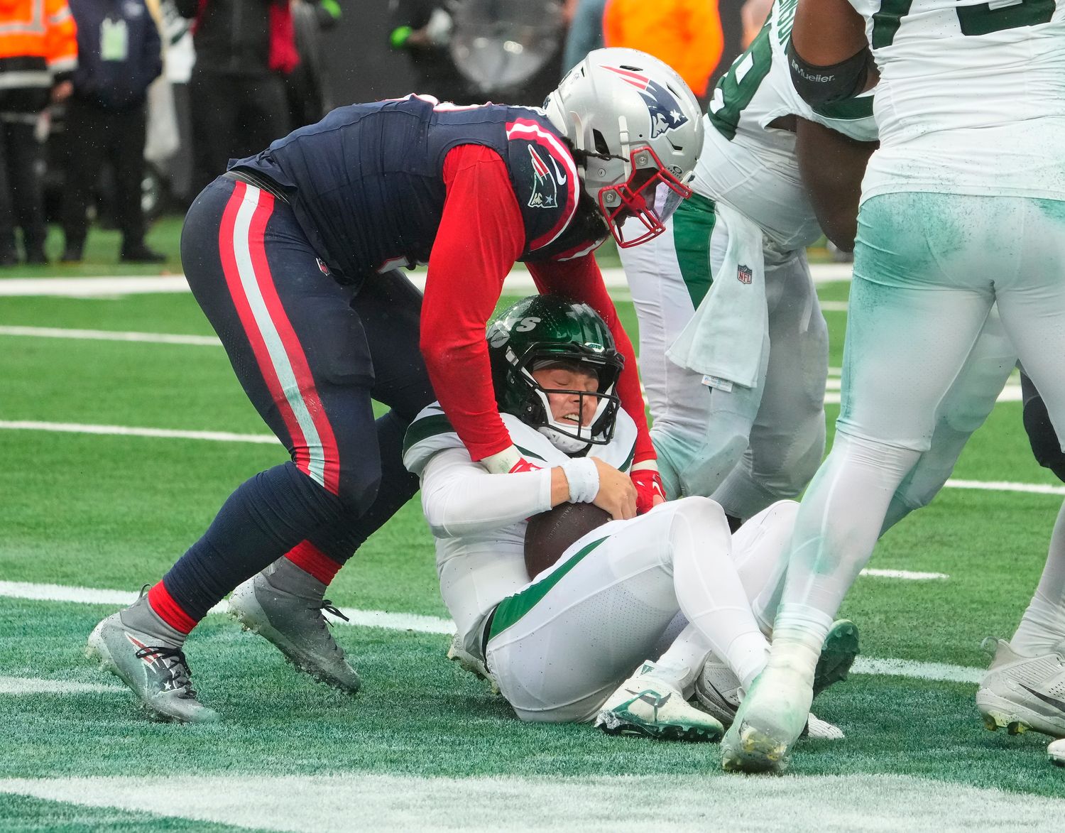 Jets' QB Zach Wilson sacked for a safety